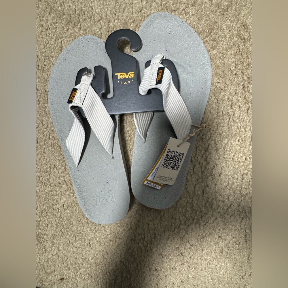 NWT-  Teva  Women’s Reflip - Picture 3 of 5